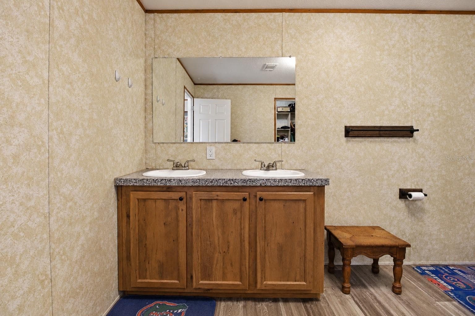 Manufactured Home at 152 PIPER DR, HAWTHORNE, photo 17 of 42