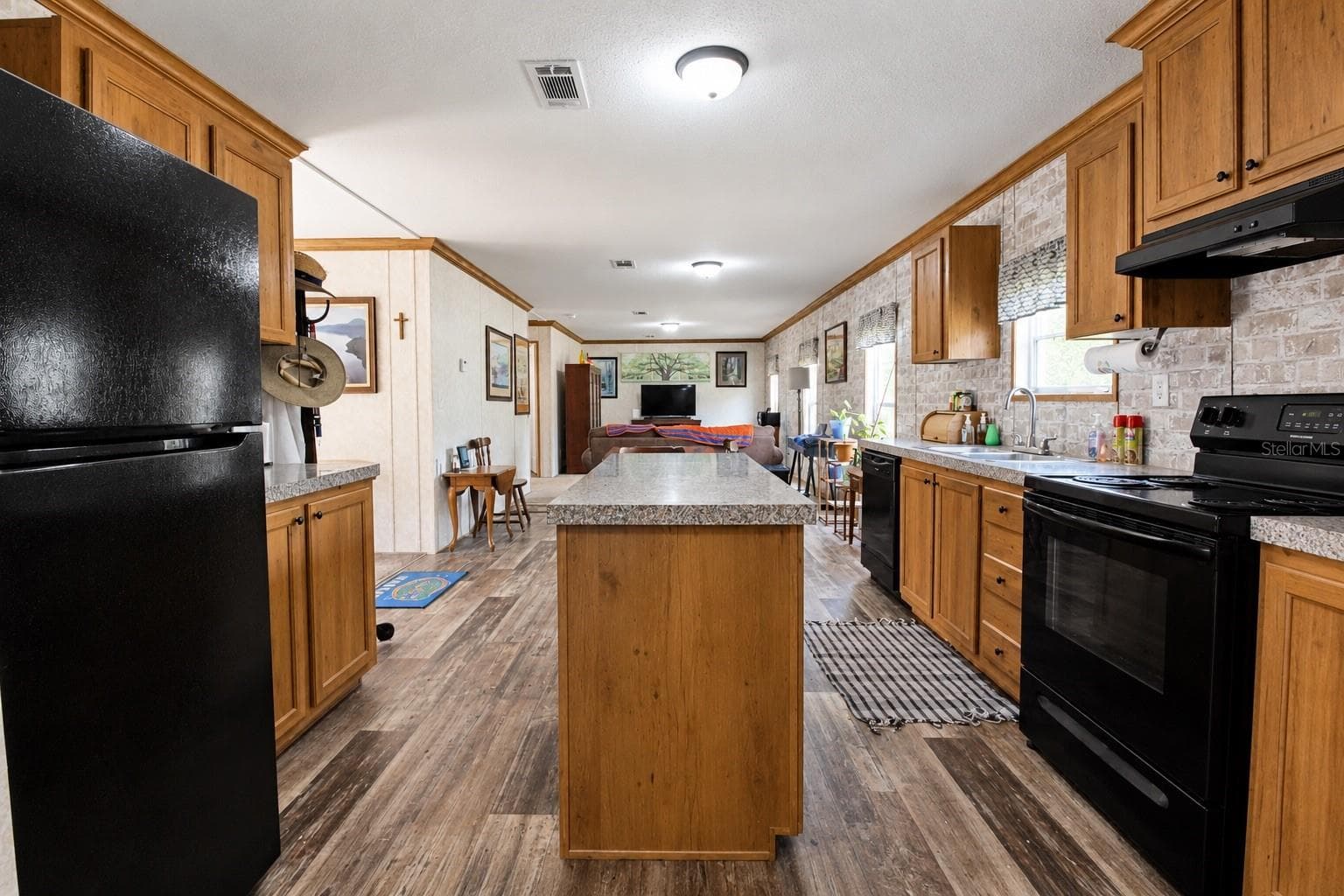 Manufactured Home at 152 PIPER DR, HAWTHORNE, photo 23 of 42