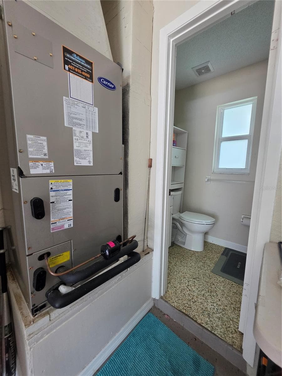 2nd bathroom with terrazzo flooring - 1535 URBANA AVENUE, DELTONA