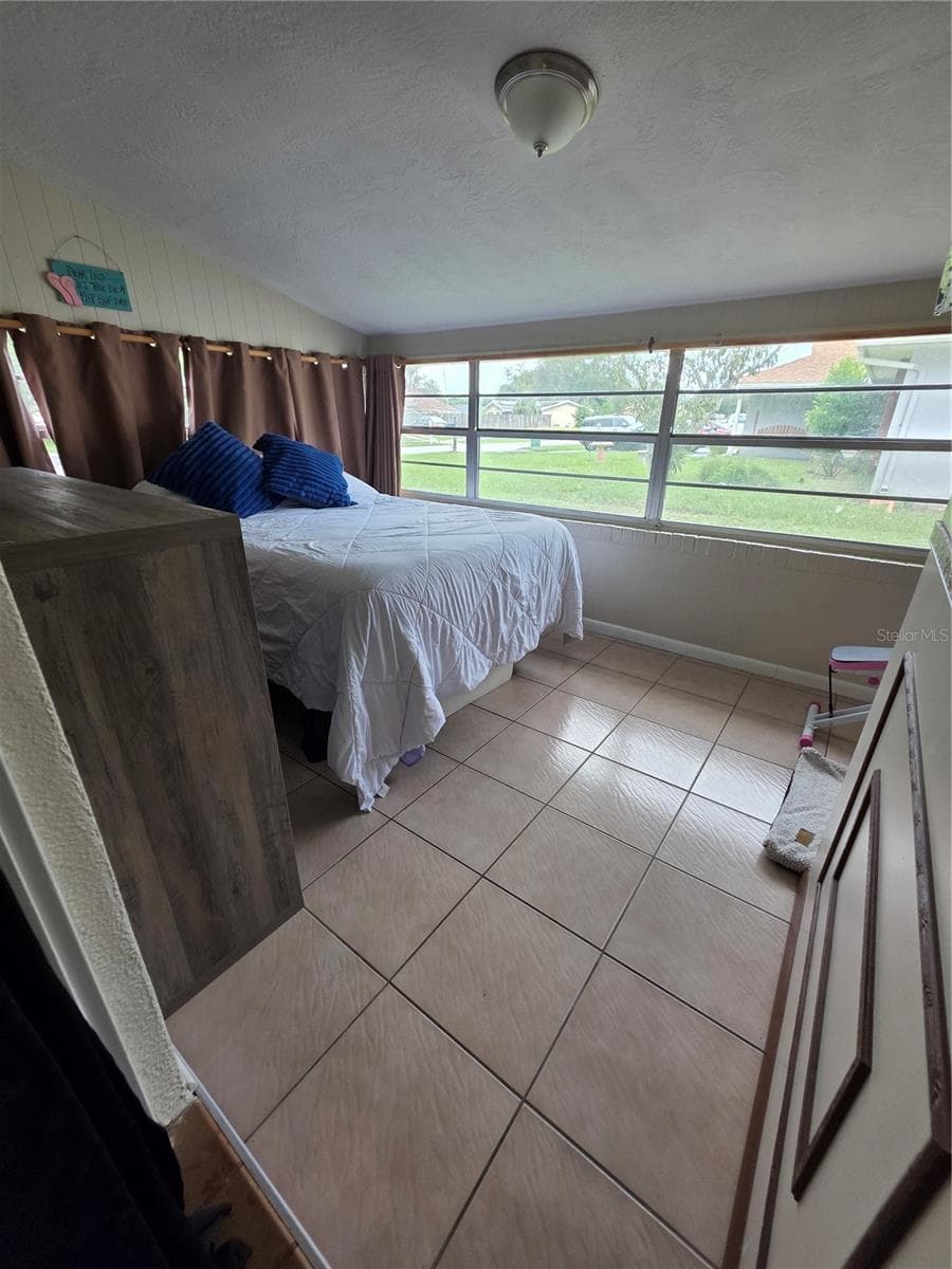 What will YOU make of this great space? - 1535 URBANA AVENUE, DELTONA