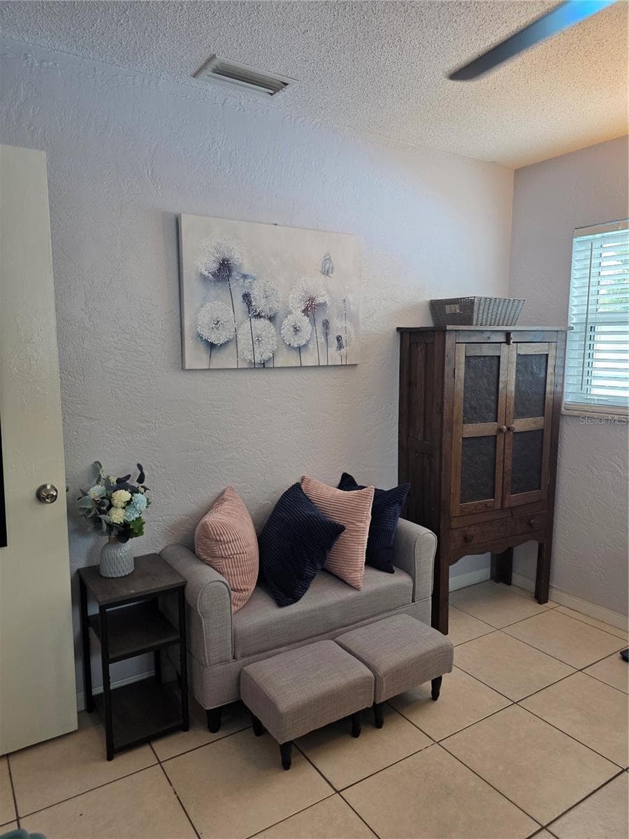 This 2nd bedroom is large enough for a queen bed or even bunk beds! - 1535 URBANA AVENUE, DELTONA
