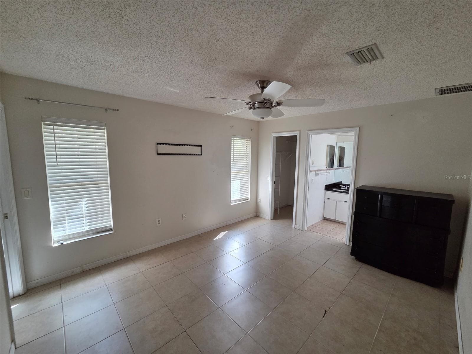 Single Family Residence at 8190 SEALAWN DR, SPRING HILL, photo 5 of 12