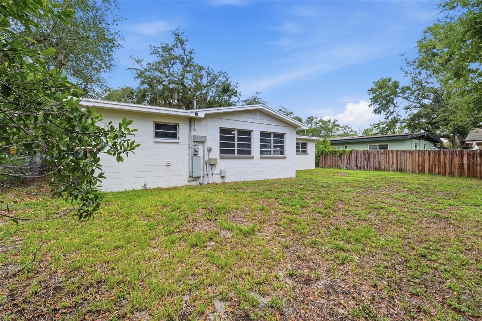 2nd Bathroom - Located in Hallway - 7815 PINE HILL DR, TAMPA