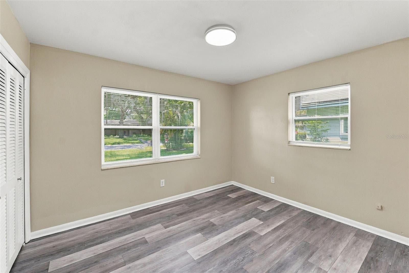 Primary Bedroom with Bathroom - 7815 PINE HILL DR, TAMPA