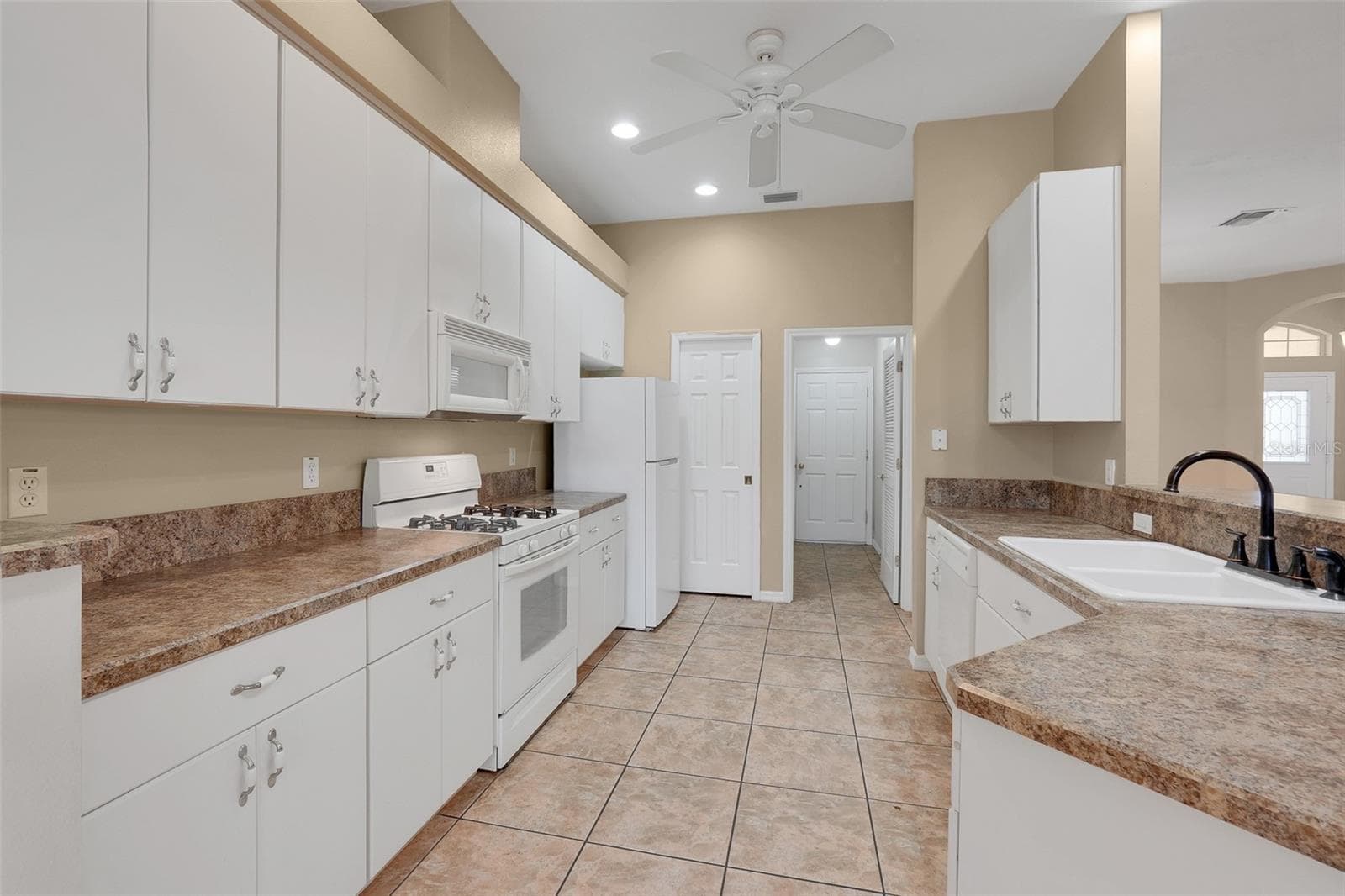 Single Family Residence at 5111 IRONSIDES CT, TAVARES, photo 21 of 38