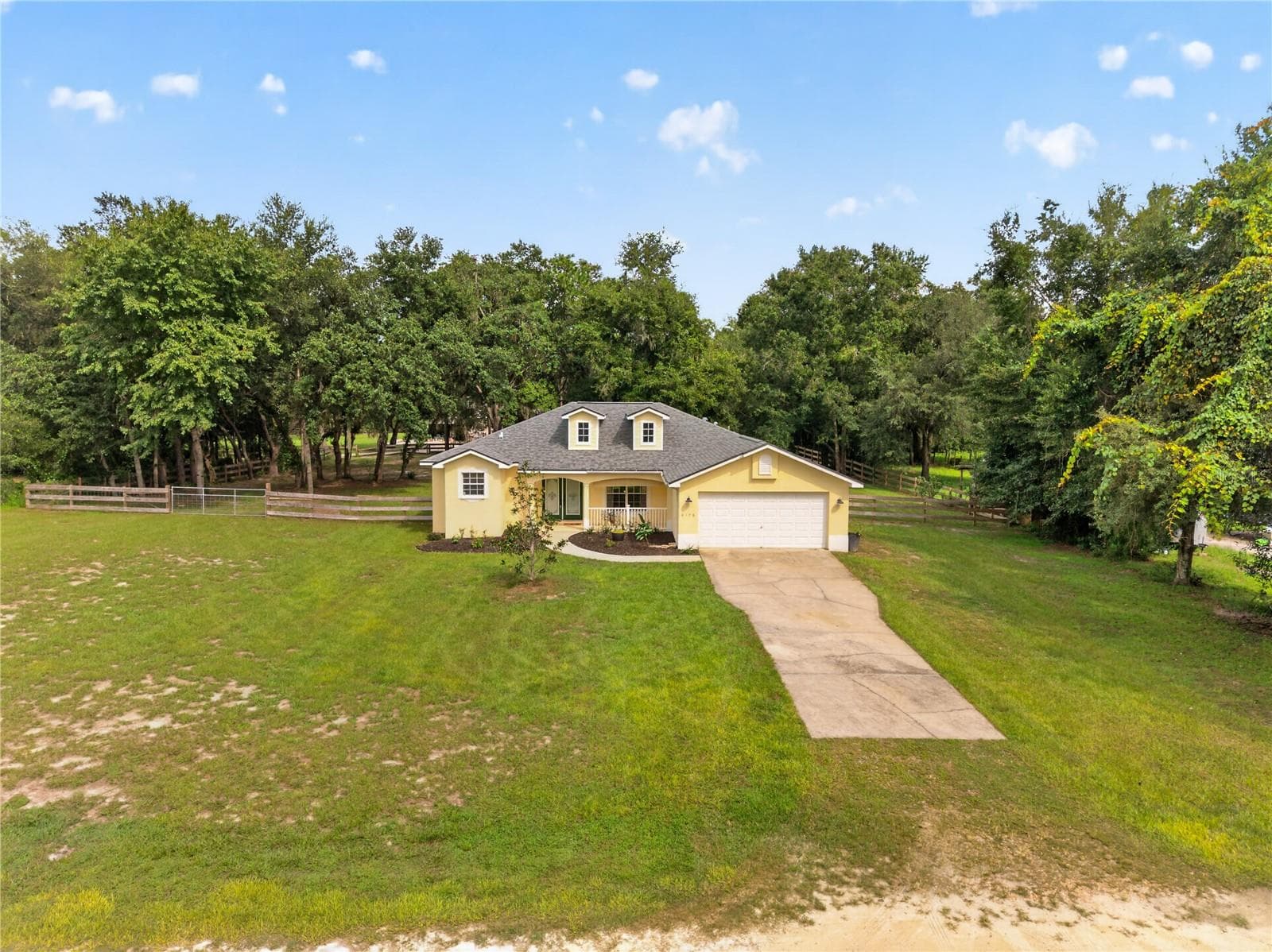 Single Family Residence at 6476 LARRY AVE, WEBSTER, photo 6 of 59