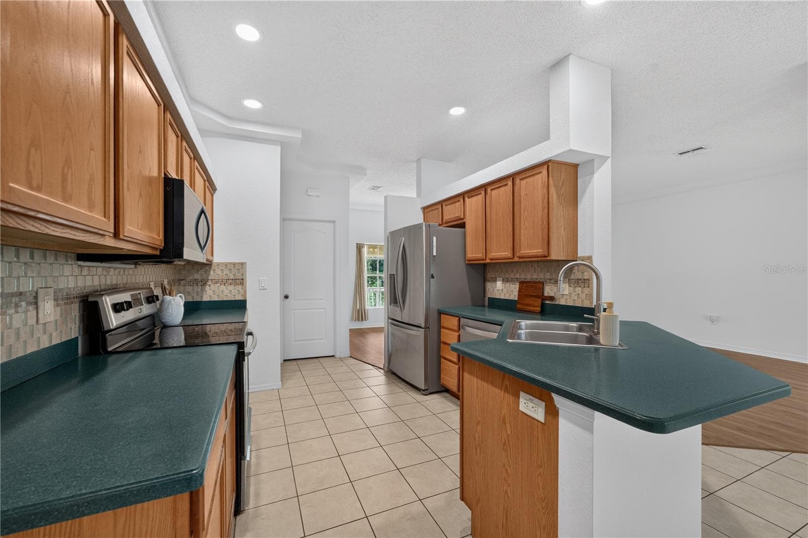 Kitchen - 6476 LARRY AVE, WEBSTER
