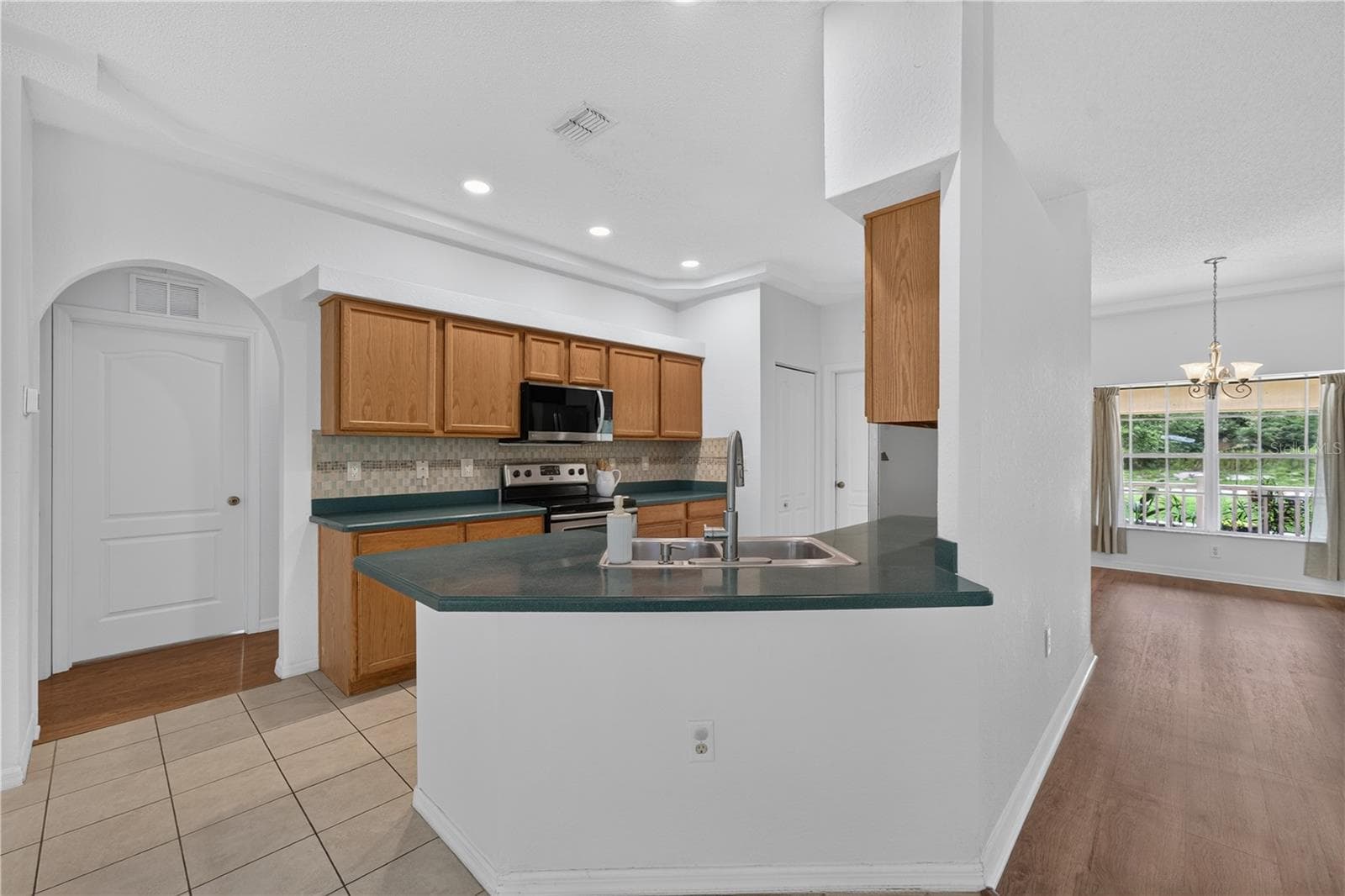 Kitchen - 6476 LARRY AVE, WEBSTER