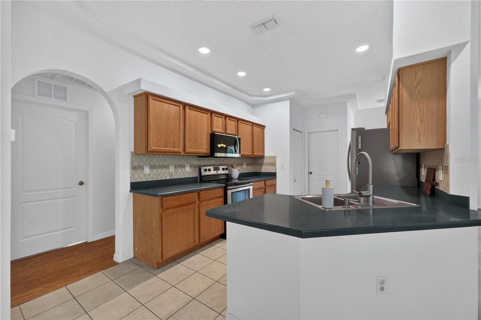 Kitchen - 6476 LARRY AVE, WEBSTER