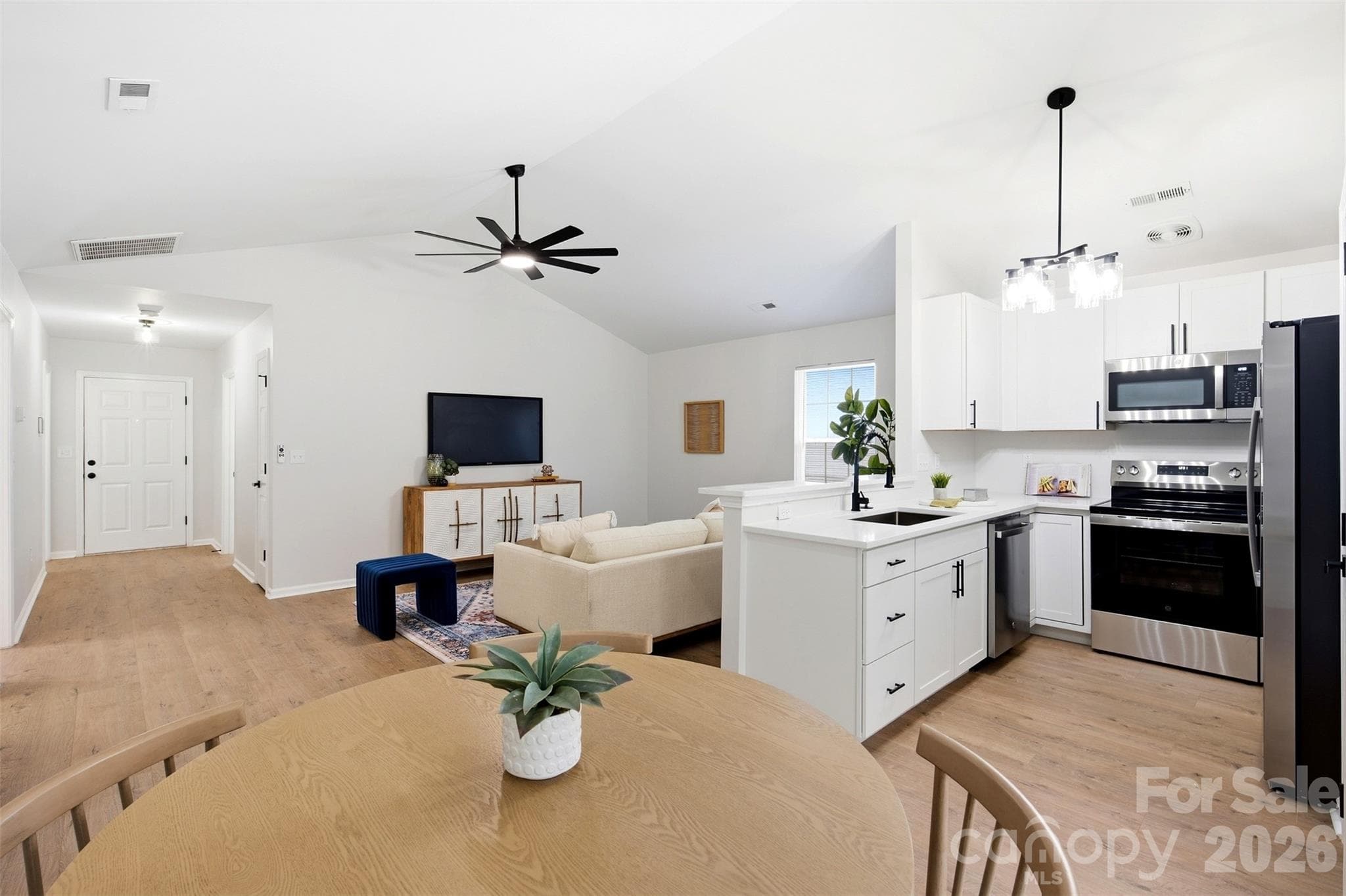 Single Family Residence at 3432 Kelsey Emma Court, Charlotte, photo 10 of 31