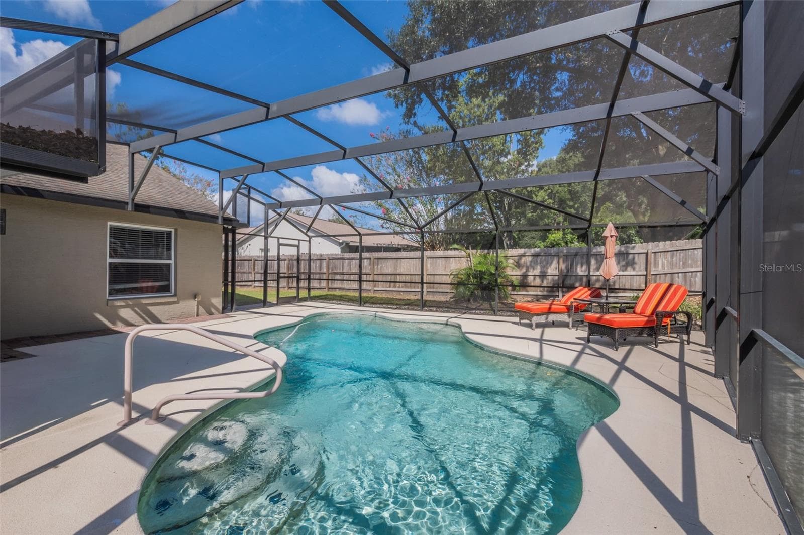 Private Corner Lot Screen Enclosed Salt Water Pool - 2632 SPRING GLEN LN, APOPKA