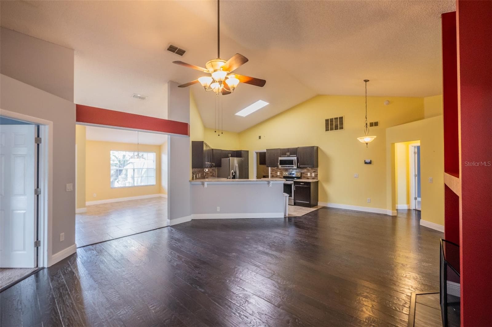 Vaulted Ceilings and Lovely Wood Floors - 2632 SPRING GLEN LN, APOPKA