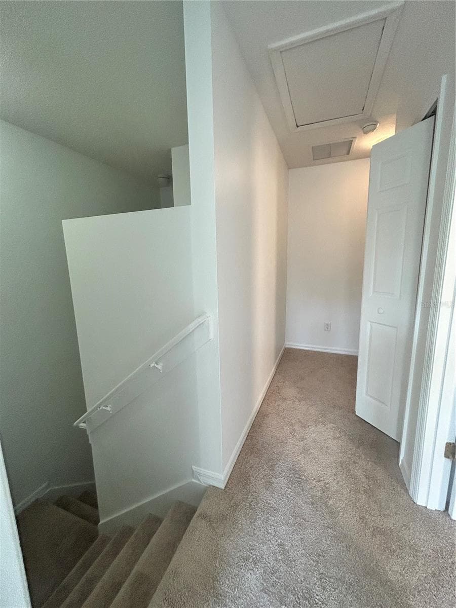 Second floor hallway - 2051 RETREAT VIEW CIR, SANFORD