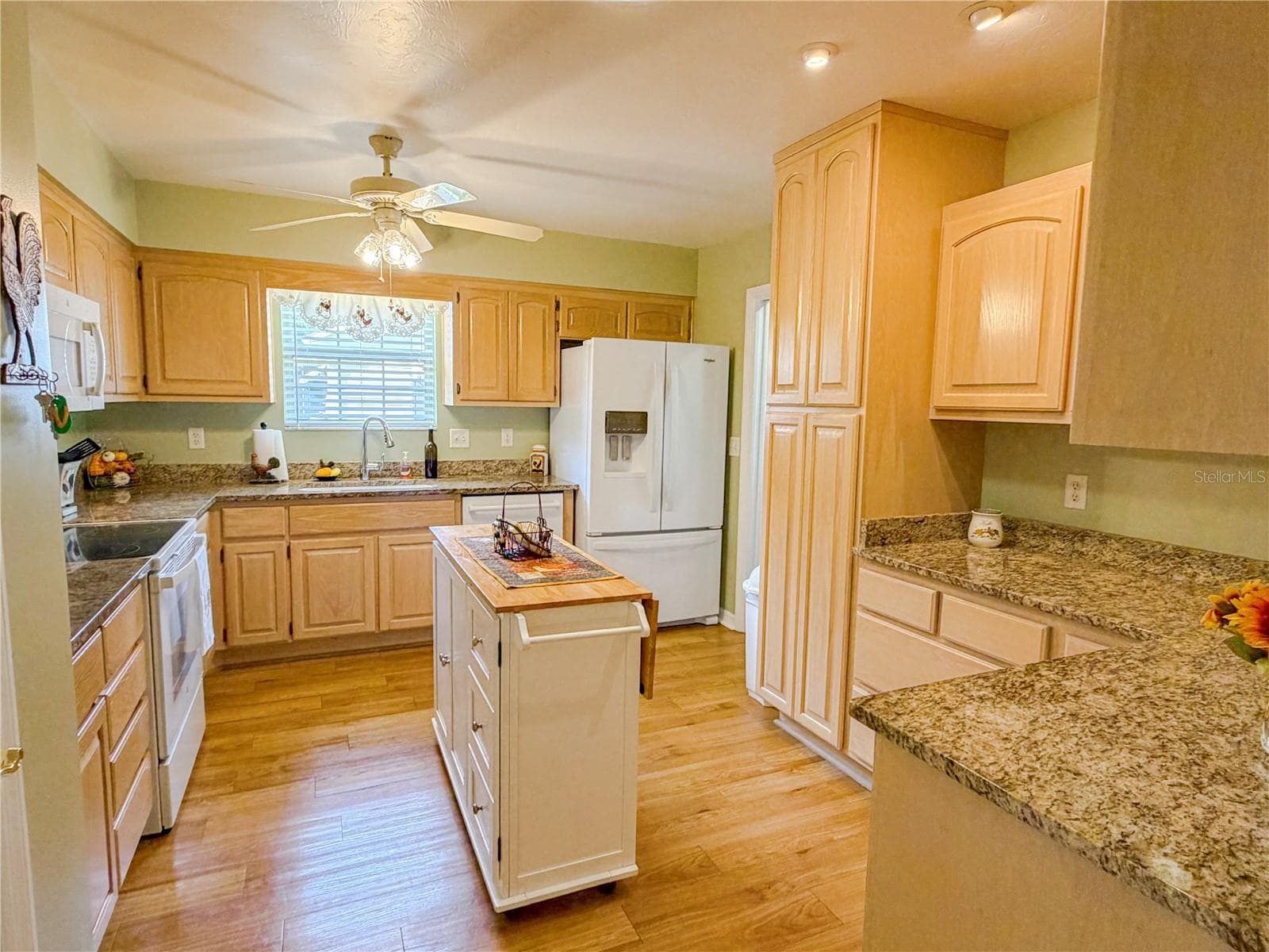 Single Family Residence at 437 SE ROSEWOOD CIR, LAKE CITY, photo 7 of 26
