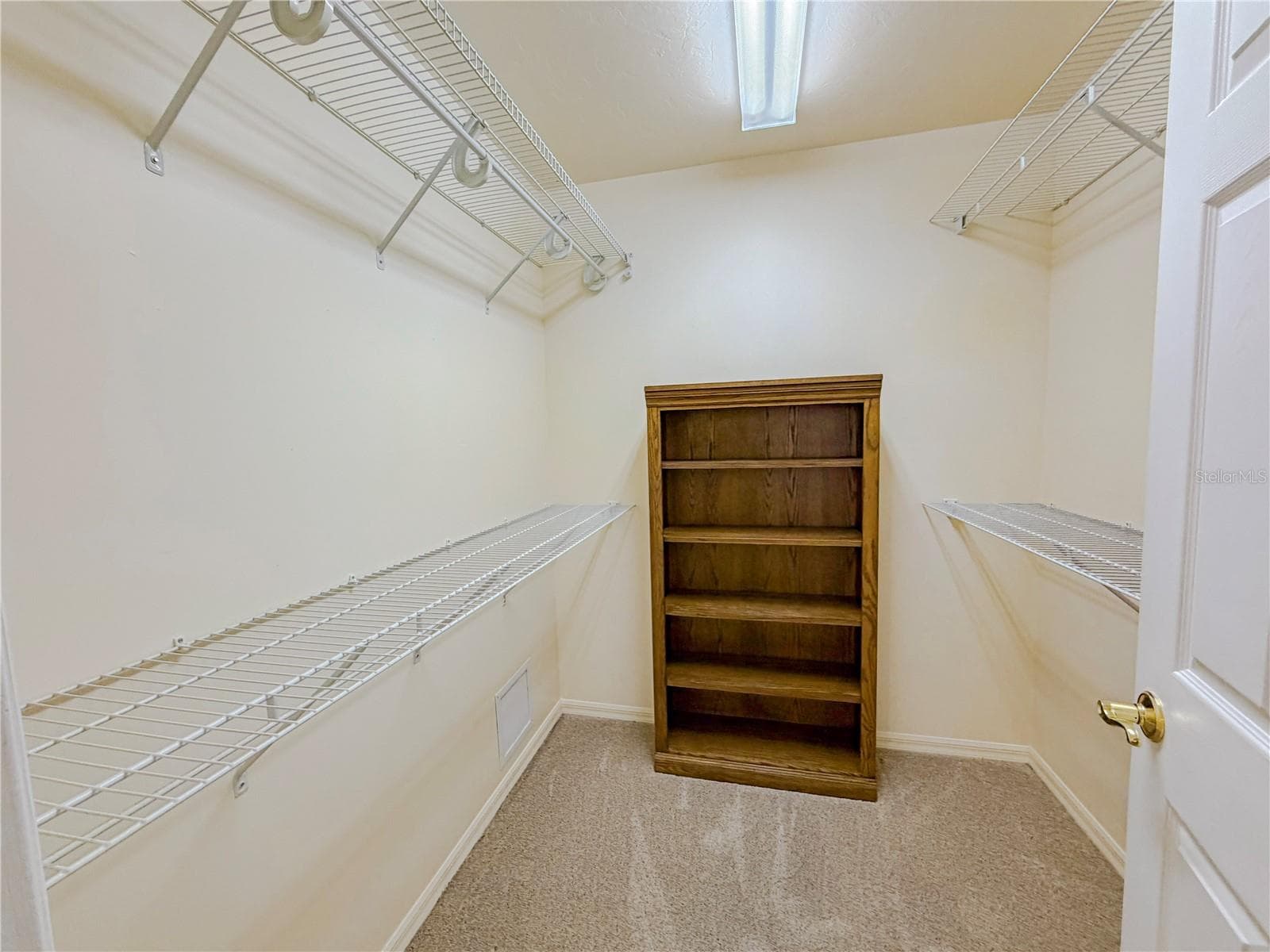 Single Family Residence at 437 SE ROSEWOOD CIR, LAKE CITY, photo 12 of 26