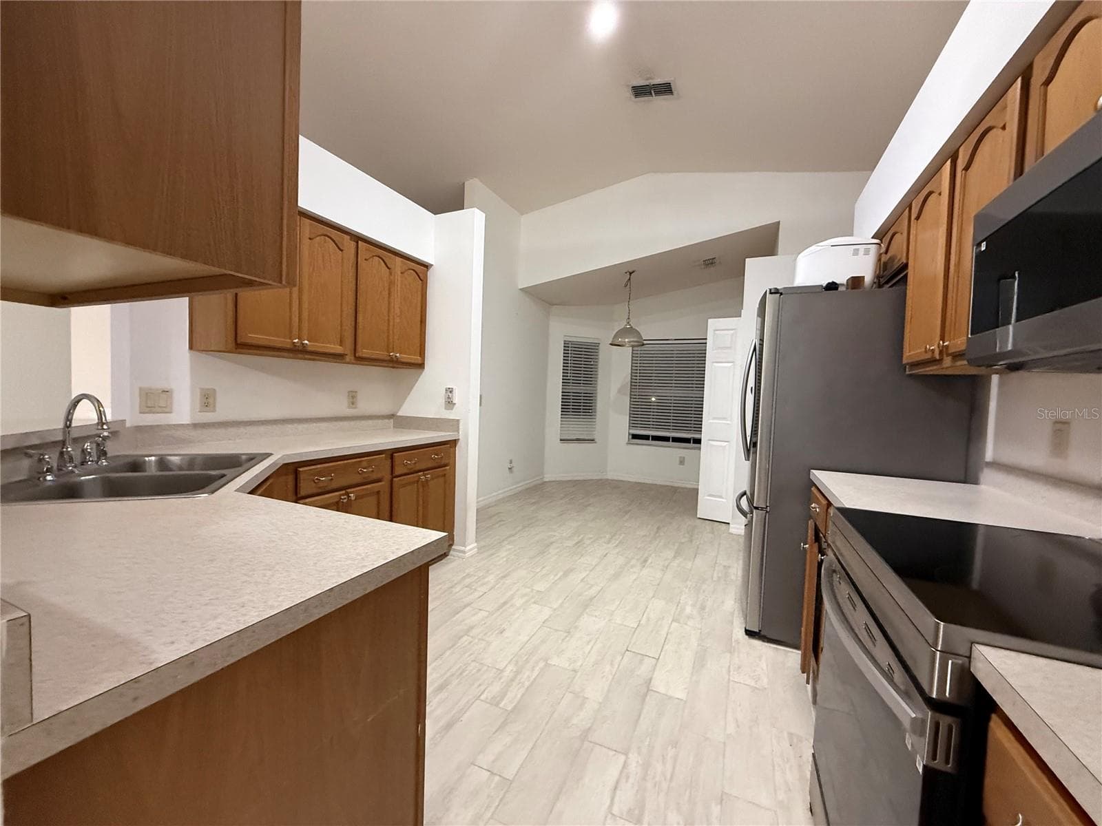 Single Family Residence at 25607 BELLE HELENE, LEESBURG, photo 5 of 43