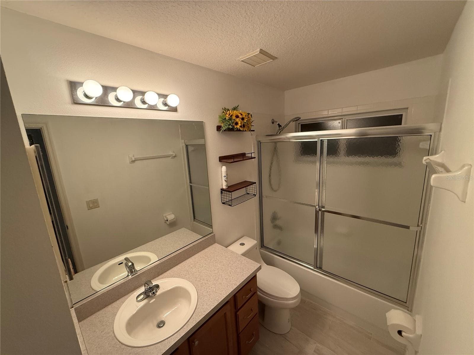 Single Family Residence at 25607 BELLE HELENE, LEESBURG, photo 27 of 43