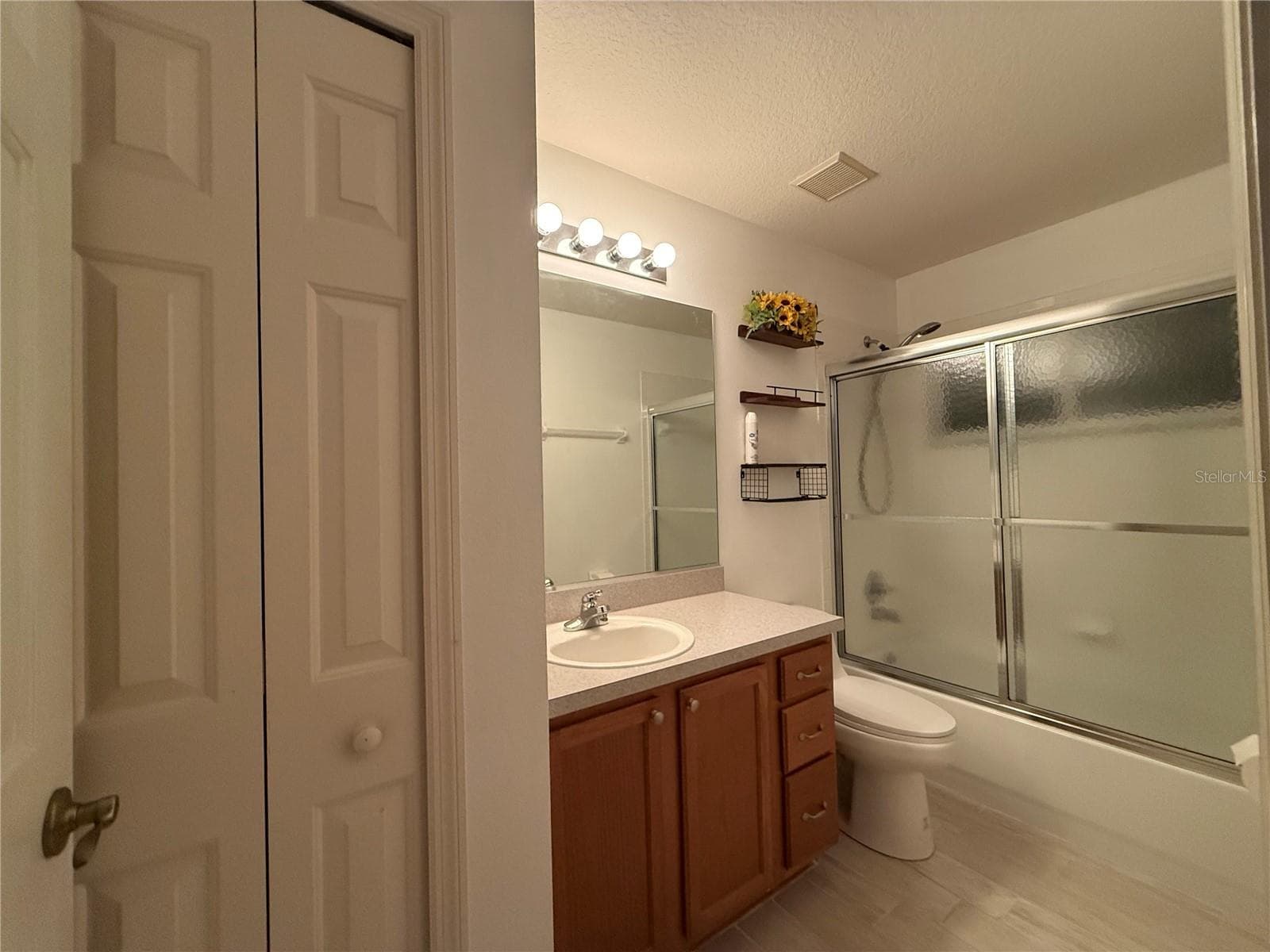 Single Family Residence at 25607 BELLE HELENE, LEESBURG, photo 29 of 43