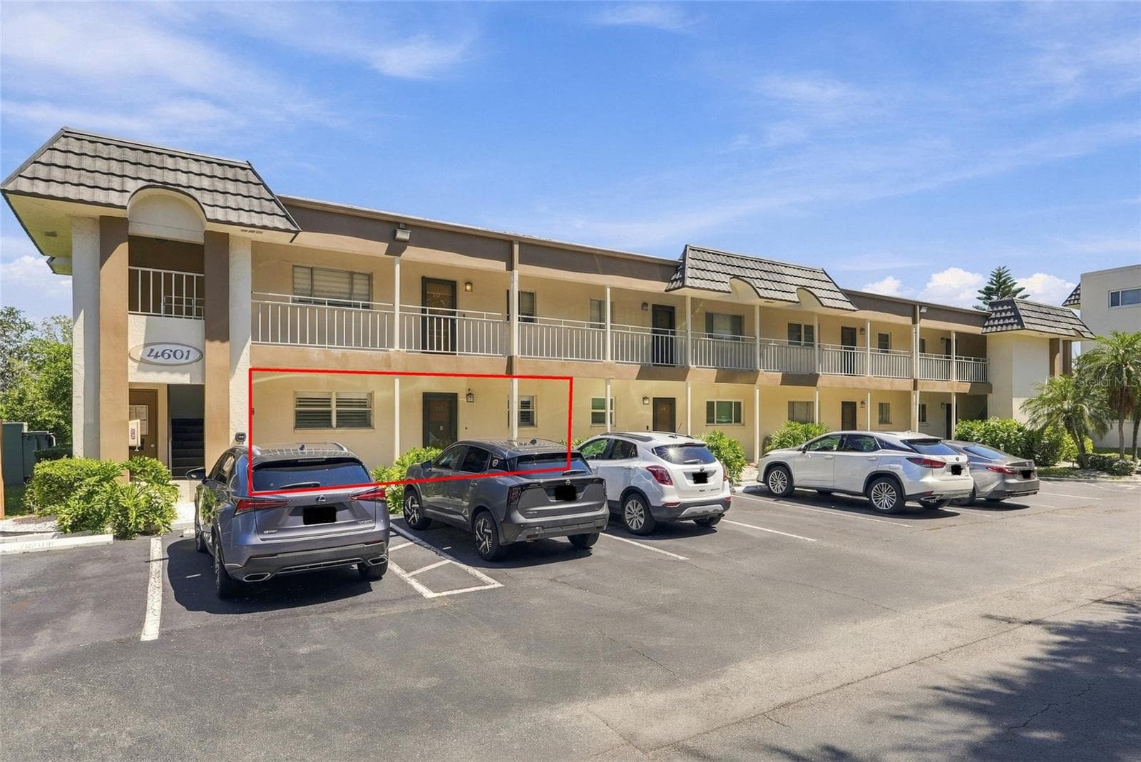 Condominium at 4601 CHANCELLOR ST NE #143, ST PETERSBURG, photo 2 of 36