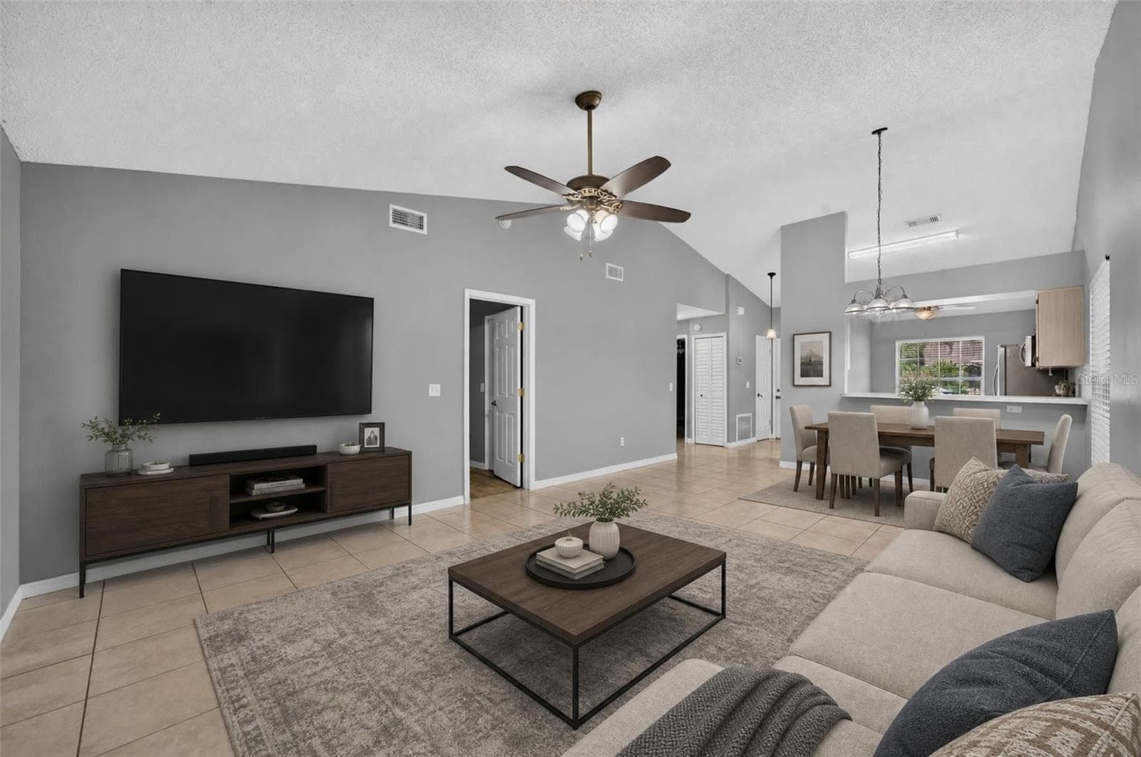 Volume ceilings - 117 SHADY OAK LN, OVIEDO