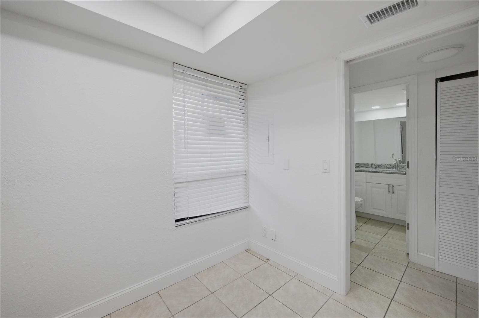 Condominium at 2617 COVE CAY DR #103, CLEARWATER, photo 4 of 34