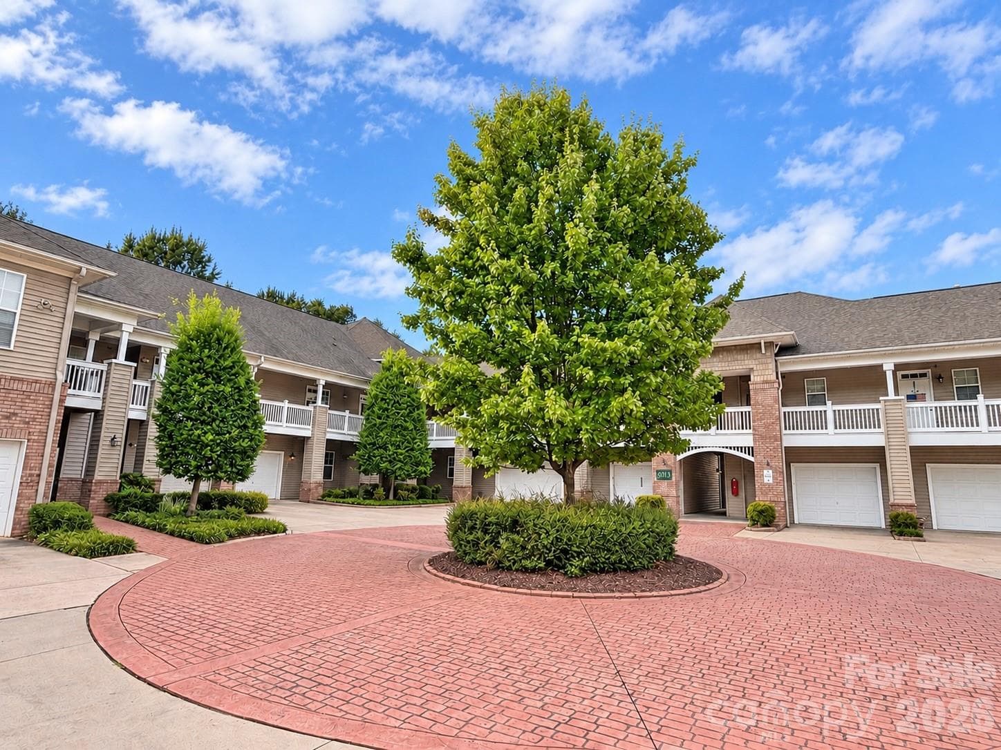 9009 Rosalyn Glen Road