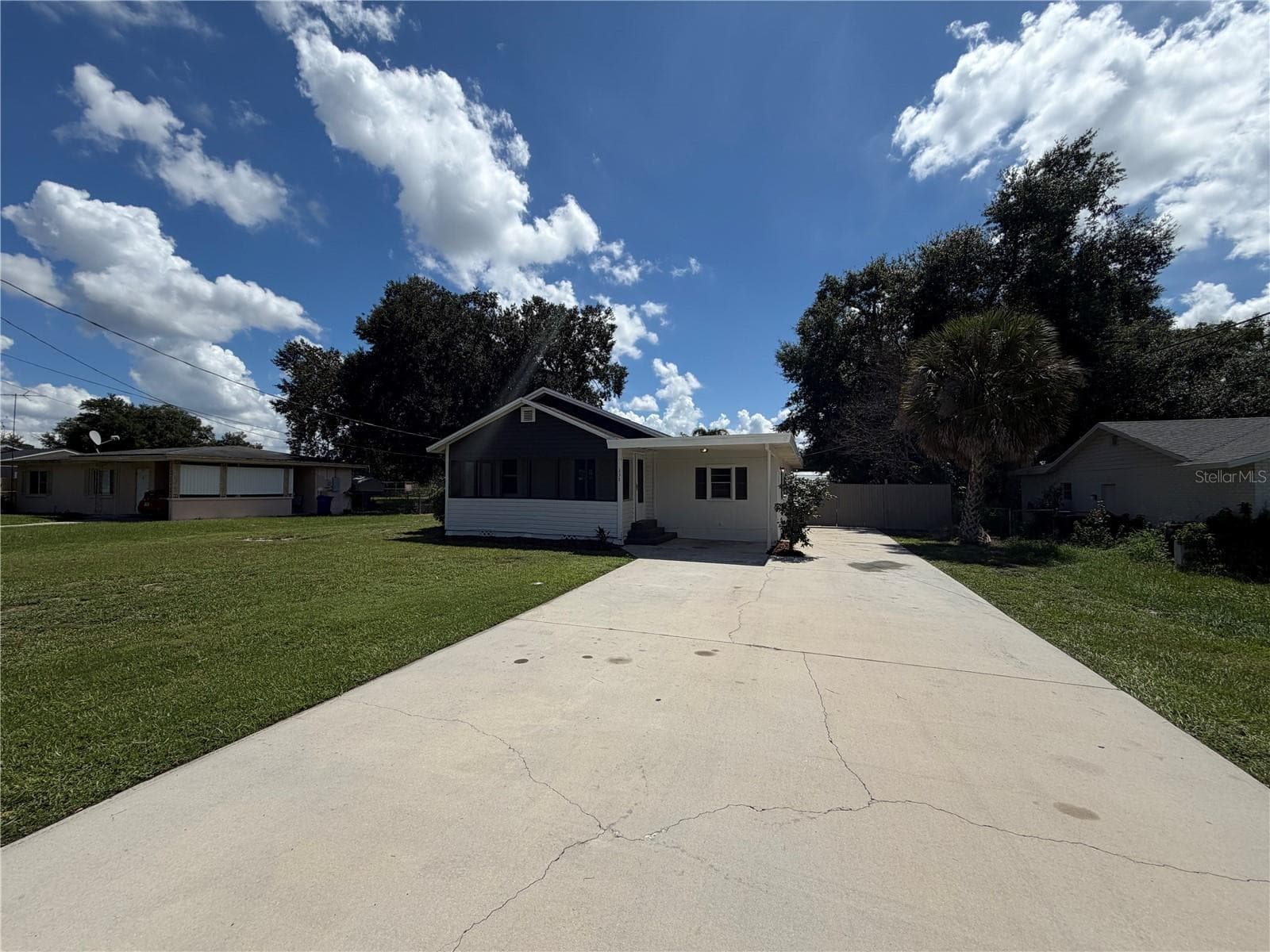 Single Family Residence at 335 E HOFFMAN ST, LAKE ALFRED, photo 3 of 18