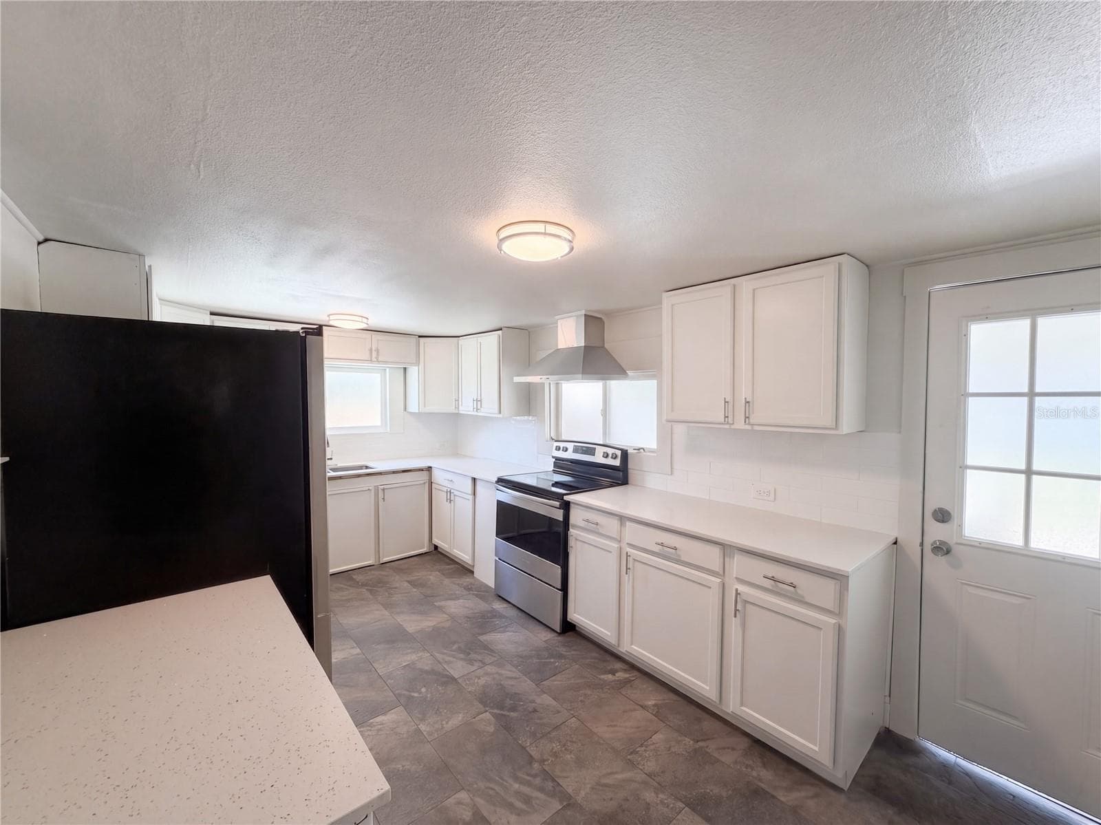 Single Family Residence at 335 E HOFFMAN ST, LAKE ALFRED, photo 5 of 18
