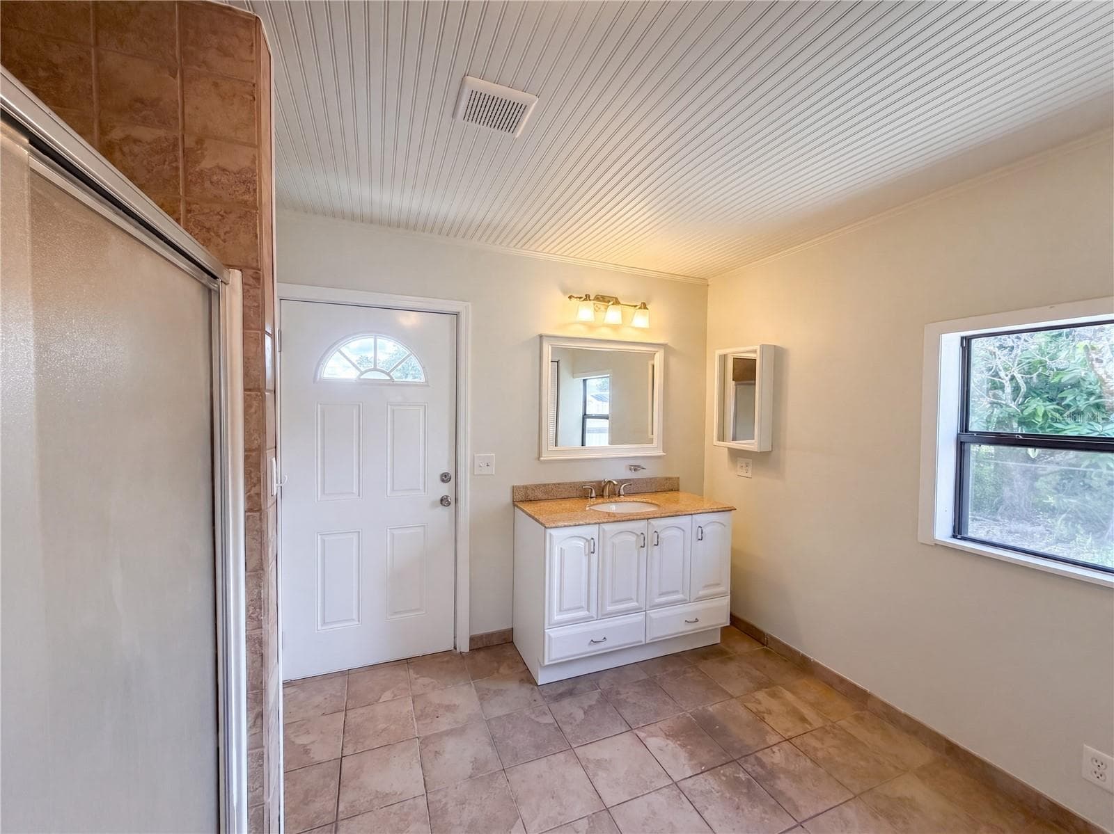 Single Family Residence at 335 E HOFFMAN ST, LAKE ALFRED, photo 16 of 18