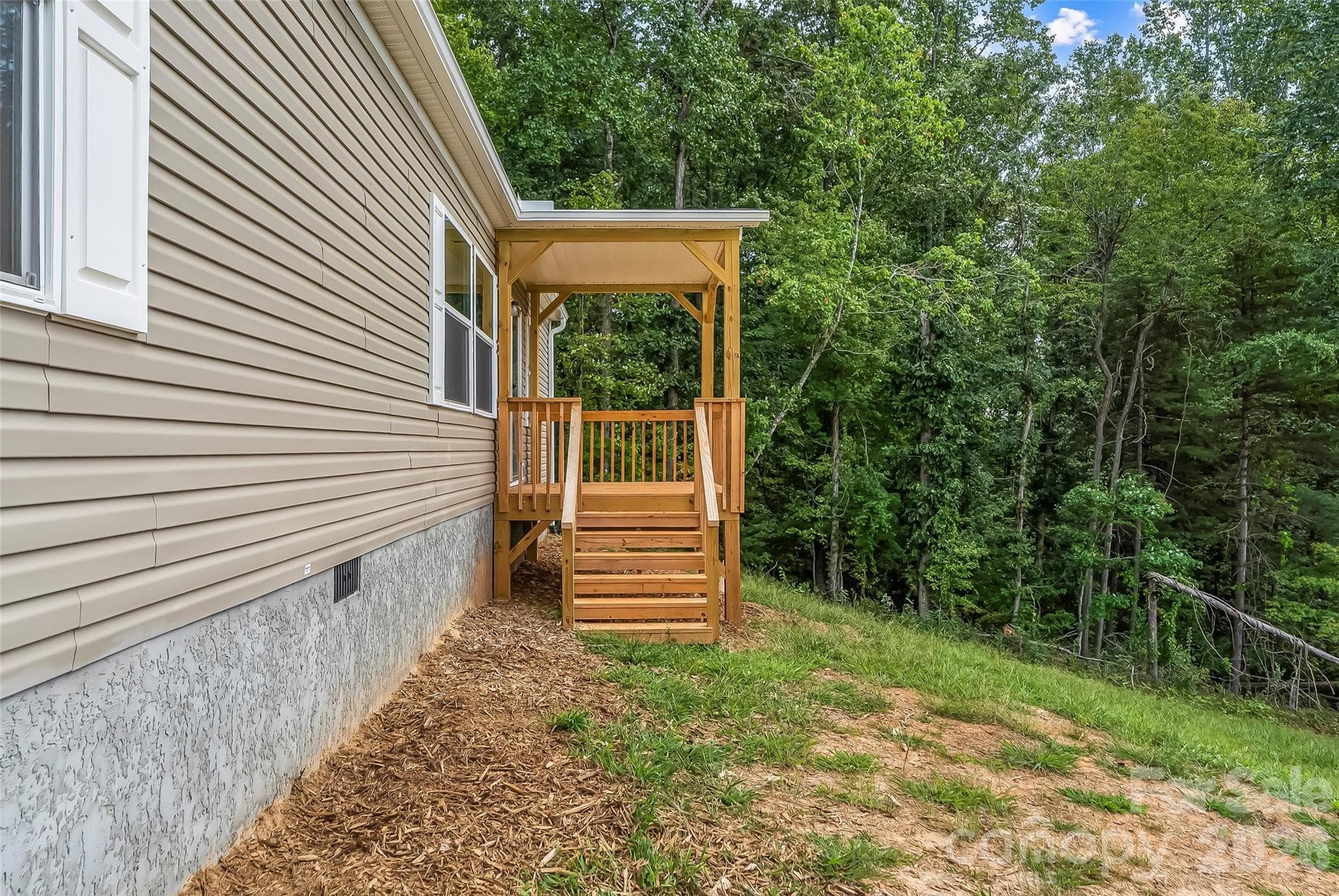 Single Family Residence at 162 Ada Way, Hendersonville, photo 2 of 24