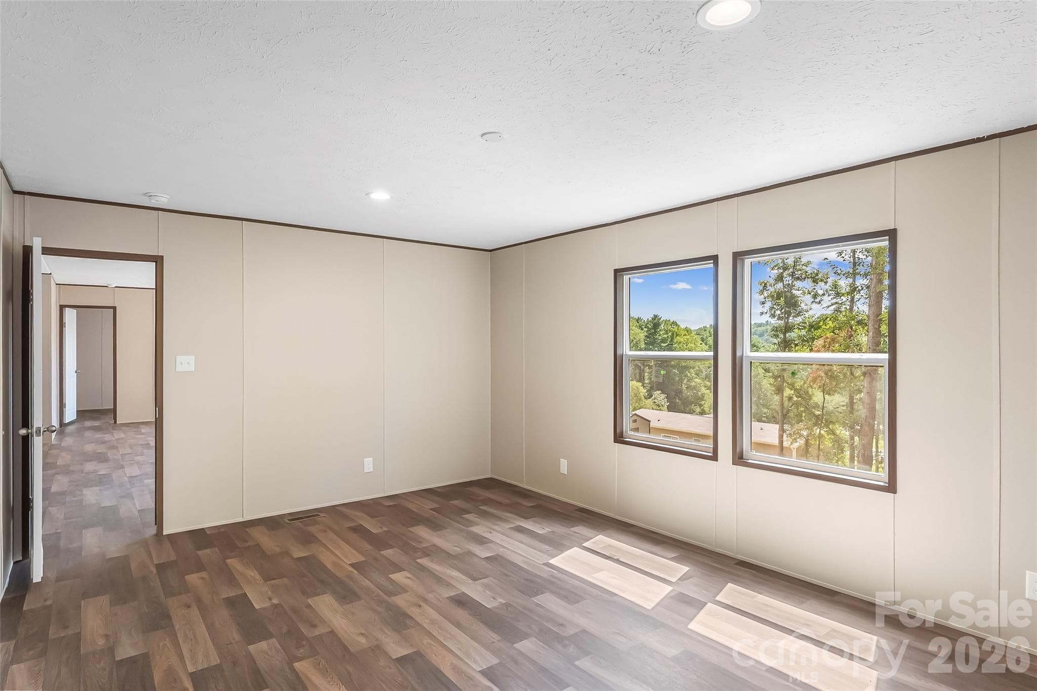 Single Family Residence at 179 Ada Way, Hendersonville, photo 6 of 23