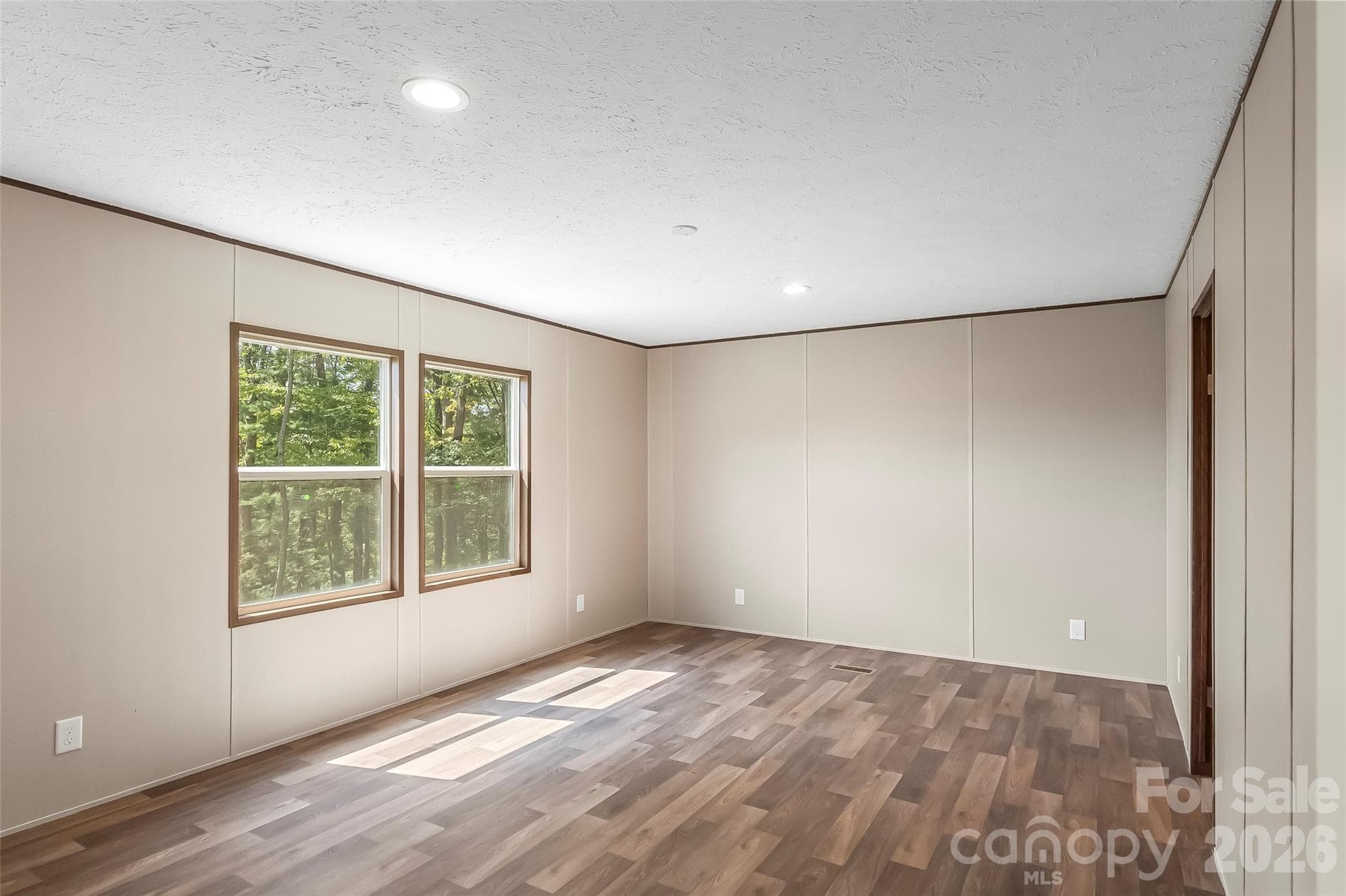 Single Family Residence at 179 Ada Way, Hendersonville, photo 17 of 23
