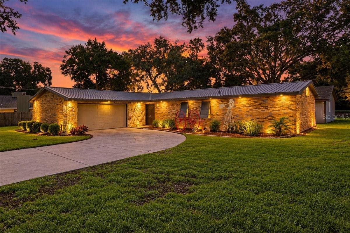 611 E HIGHLAND DR
