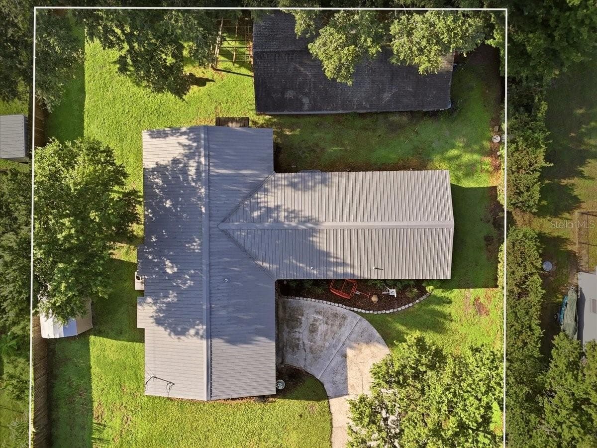 Single Family Residence at 611 E HIGHLAND DR, LAKELAND, photo 9 of 52