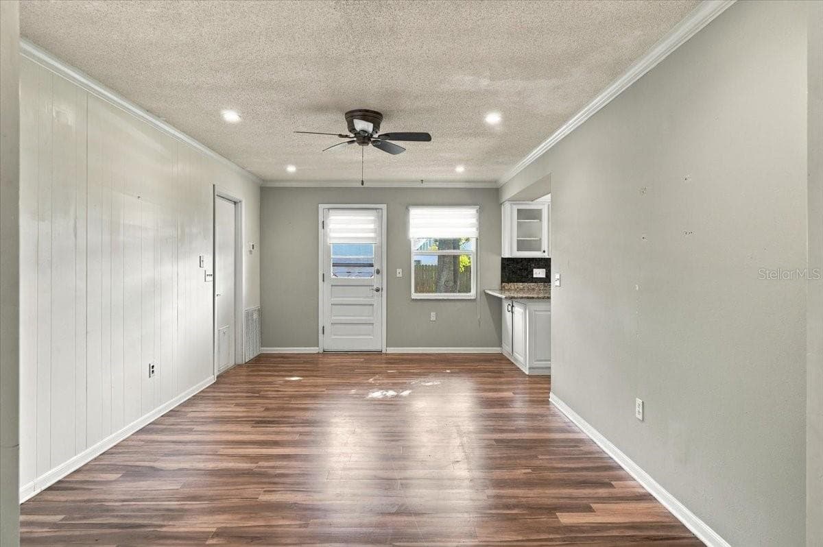 Single Family Residence at 611 E HIGHLAND DR, LAKELAND, photo 14 of 52
