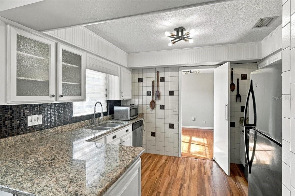 Single Family Residence at 611 E HIGHLAND DR, LAKELAND, photo 21 of 52