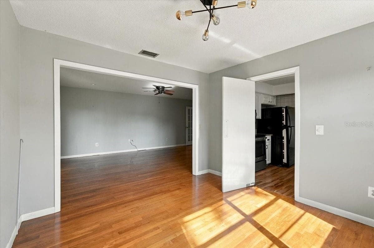 Single Family Residence at 611 E HIGHLAND DR, LAKELAND, photo 23 of 52