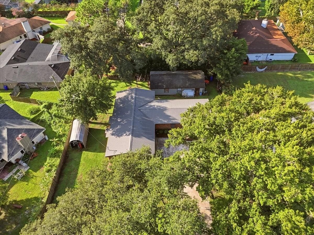 Single Family Residence at 611 E HIGHLAND DR, LAKELAND, photo 51 of 52