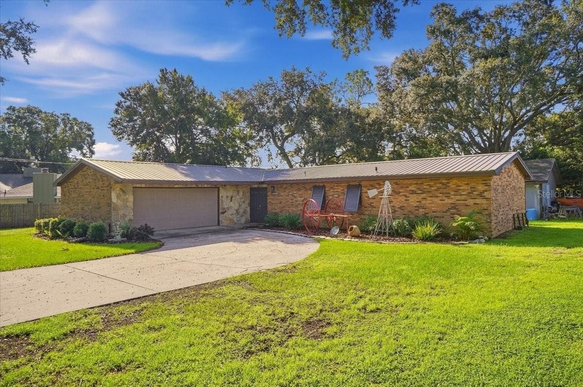 Single Family Residence at 611 E HIGHLAND DR, LAKELAND, photo 52 of 52