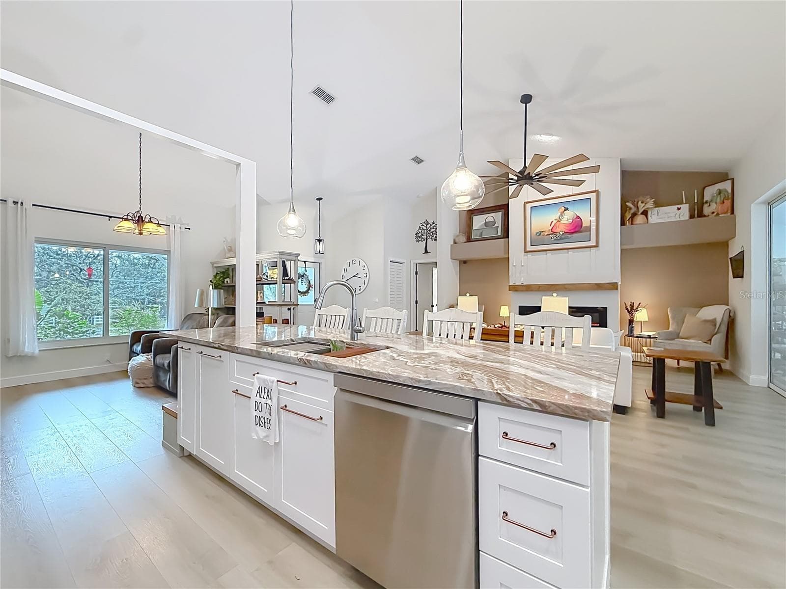 Kitchen - 1821 W BEGONIA DR, BEVERLY HILLS
