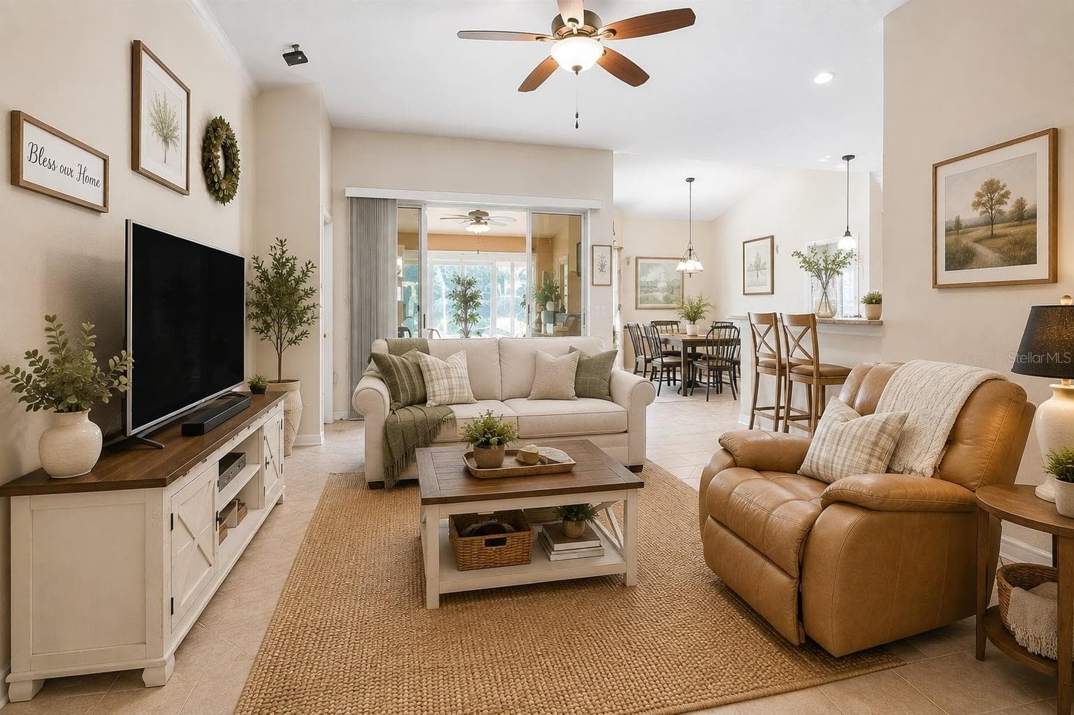 Living Room w/Virtual Staging - 7113 CROMWELL PARK LN, APOLLO BEACH