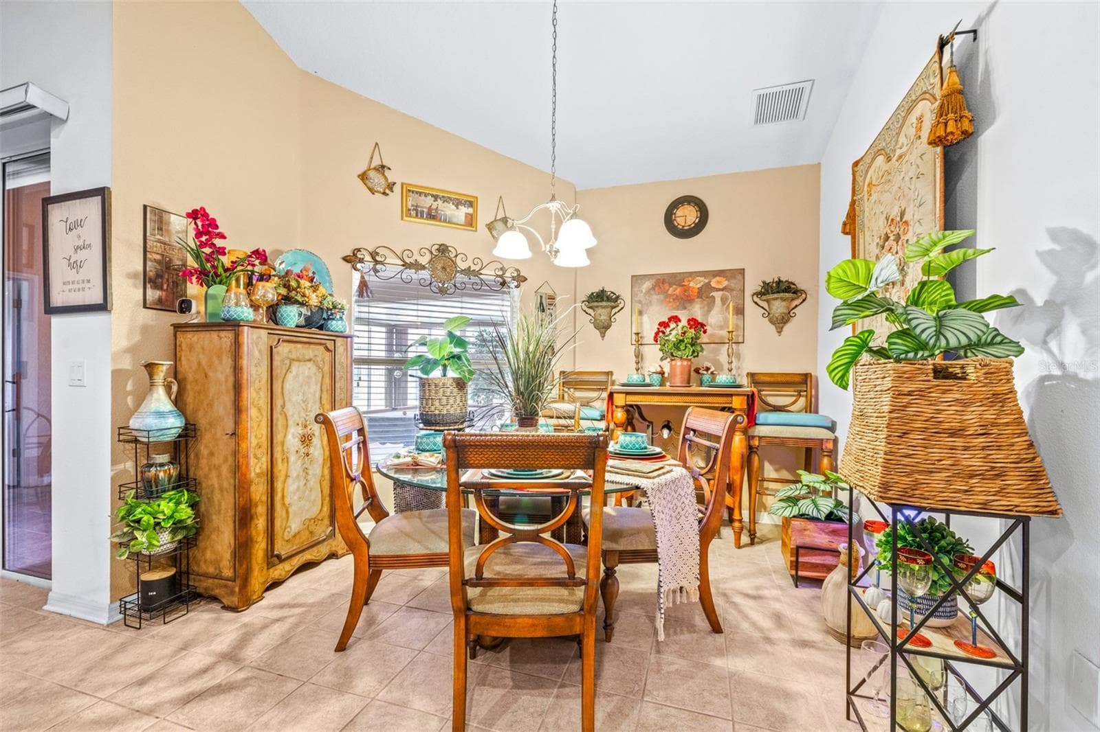 Breakfast Dinette Room - 7113 CROMWELL PARK LN, APOLLO BEACH