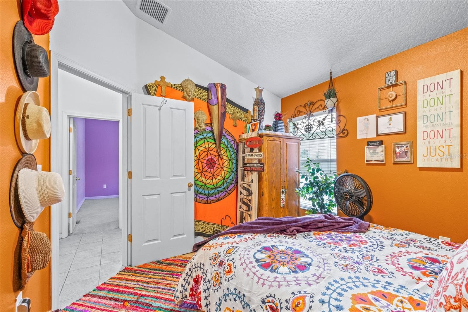 2 bedrooms split by a guest bathroom - 7113 CROMWELL PARK LN, APOLLO BEACH