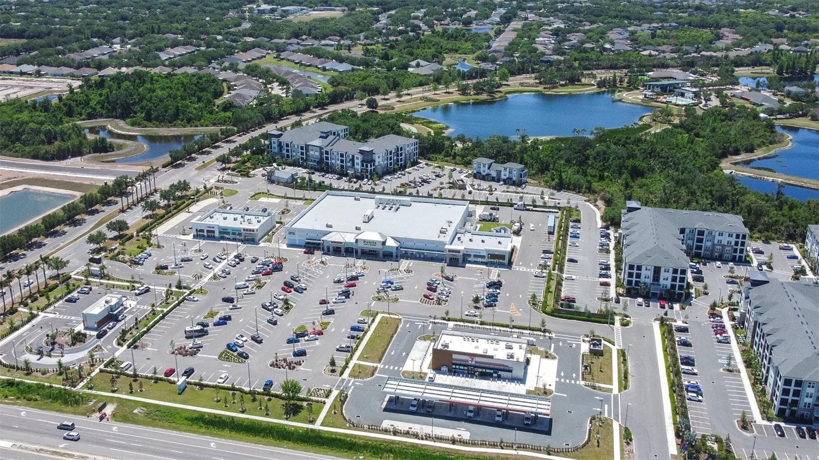 Publix, Starbucks & More within the community - 7113 CROMWELL PARK LN, APOLLO BEACH