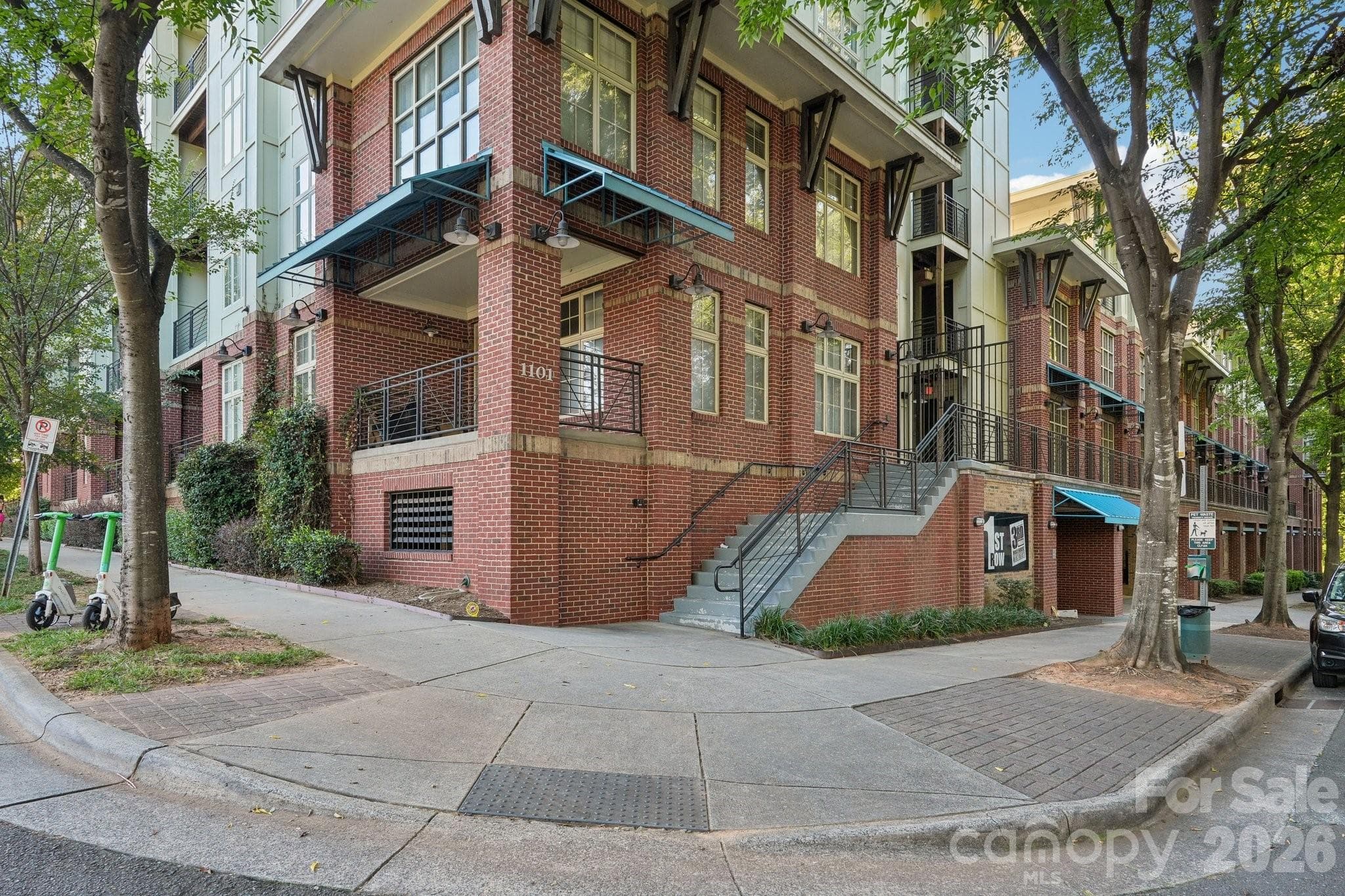 Condominium at 1101 W 1st Street, Charlotte, photo 39 of 42