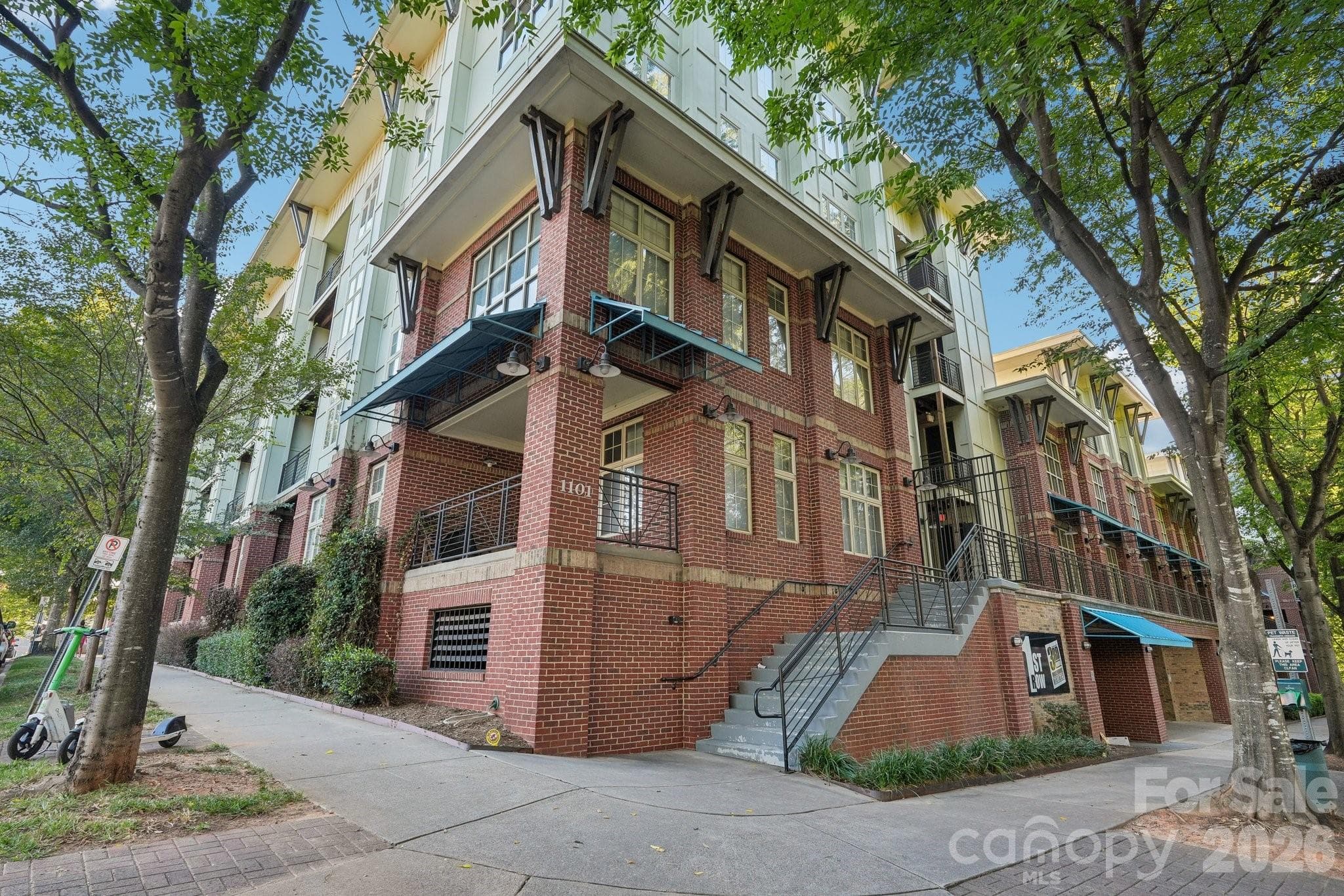 Condominium at 1101 W 1st Street, Charlotte, photo 40 of 42