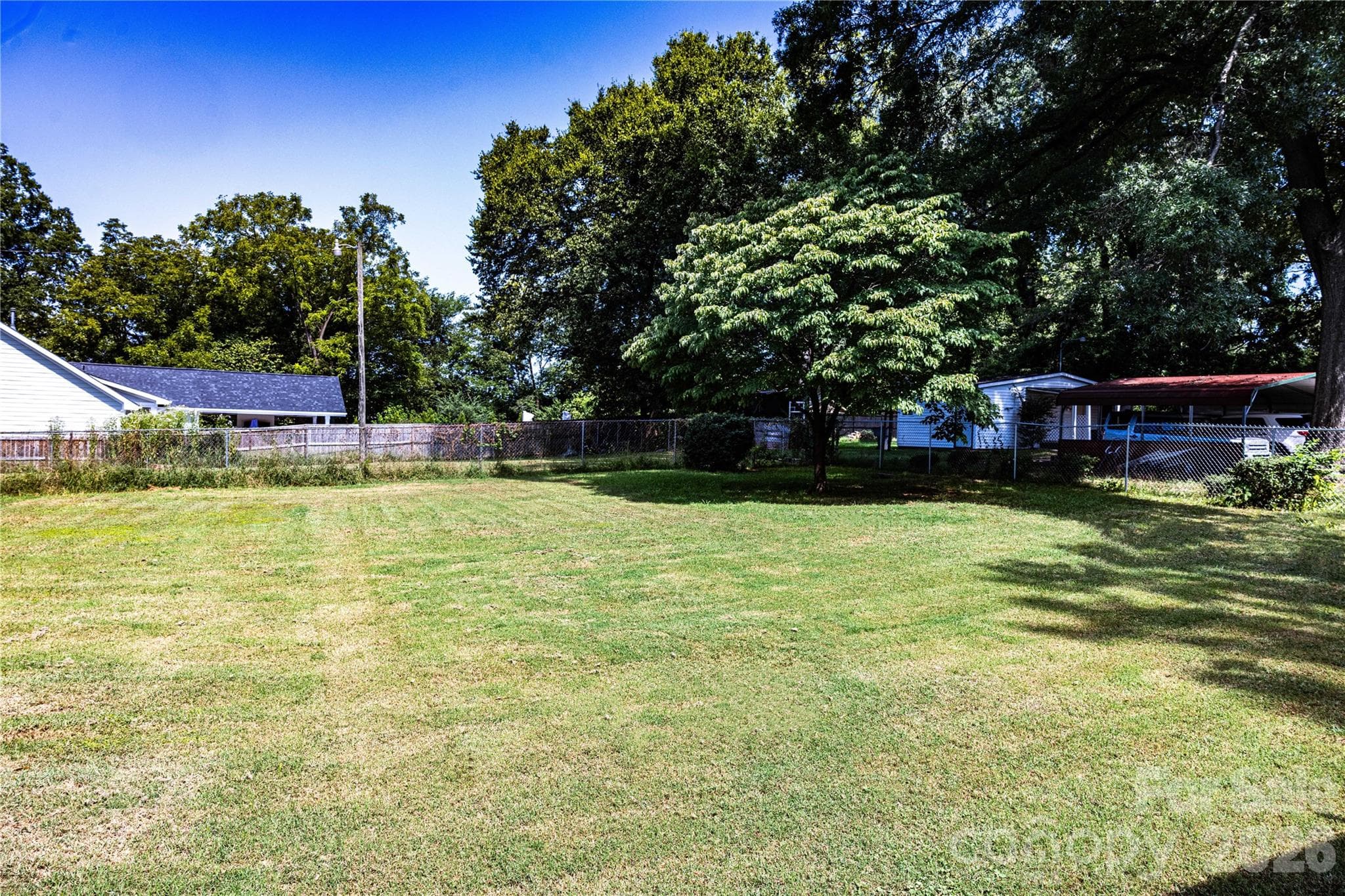 Single Family Residence at 3828 Plainview Road, Charlotte, photo 2 of 19