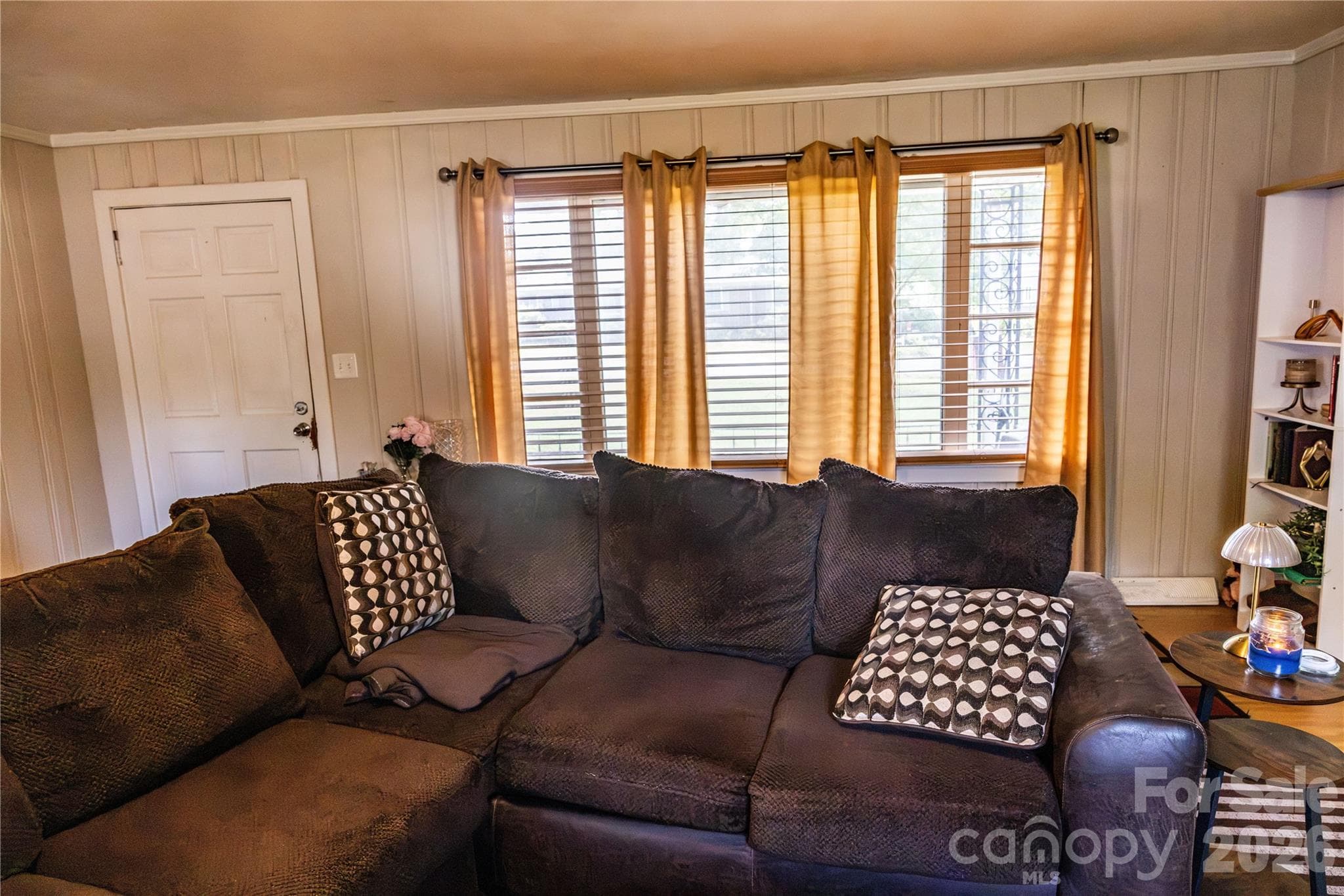 Single Family Residence at 3828 Plainview Road, Charlotte, photo 5 of 19