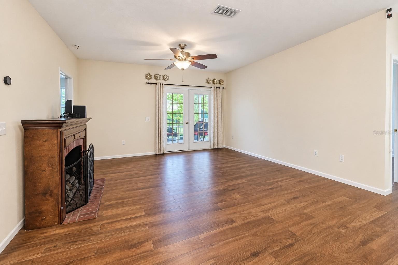 Living Room - other view - 830 AIRPORT RD #111, PORT ORANGE