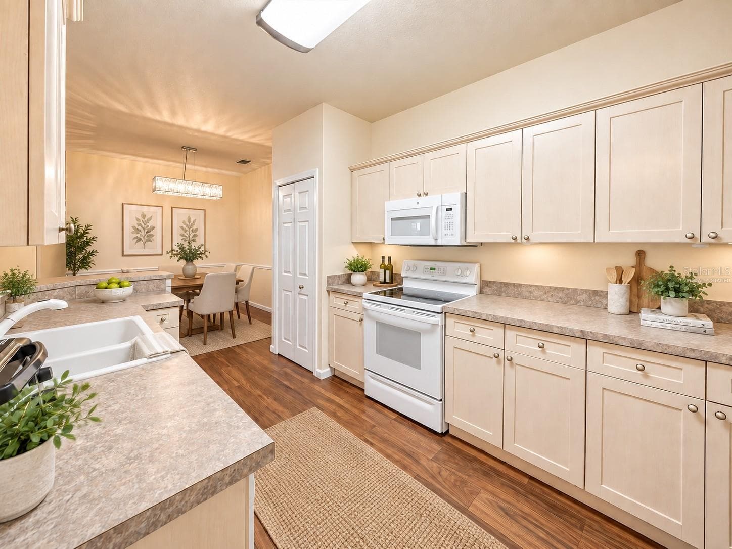 Kitchen - virtually staged - 830 AIRPORT RD #111, PORT ORANGE